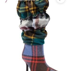 AKIRA AZALEA WANG ELODIE PLAID MULTI FLANNEL STILETTO BOOT Size 1010
